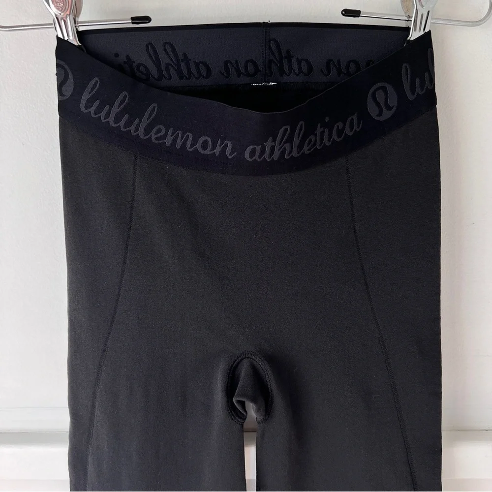 Lululemon Perforated Black Light Speed Crop
